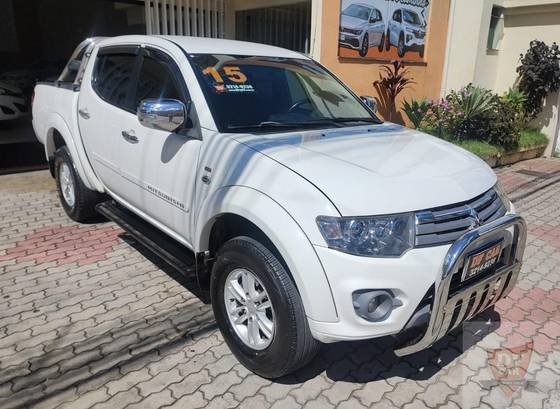 MITSUBISHI L200 TRITON 3.2 HPE 4X4 CD 16V TURBO INTERCOOLER DIESEL 4P MANUAL